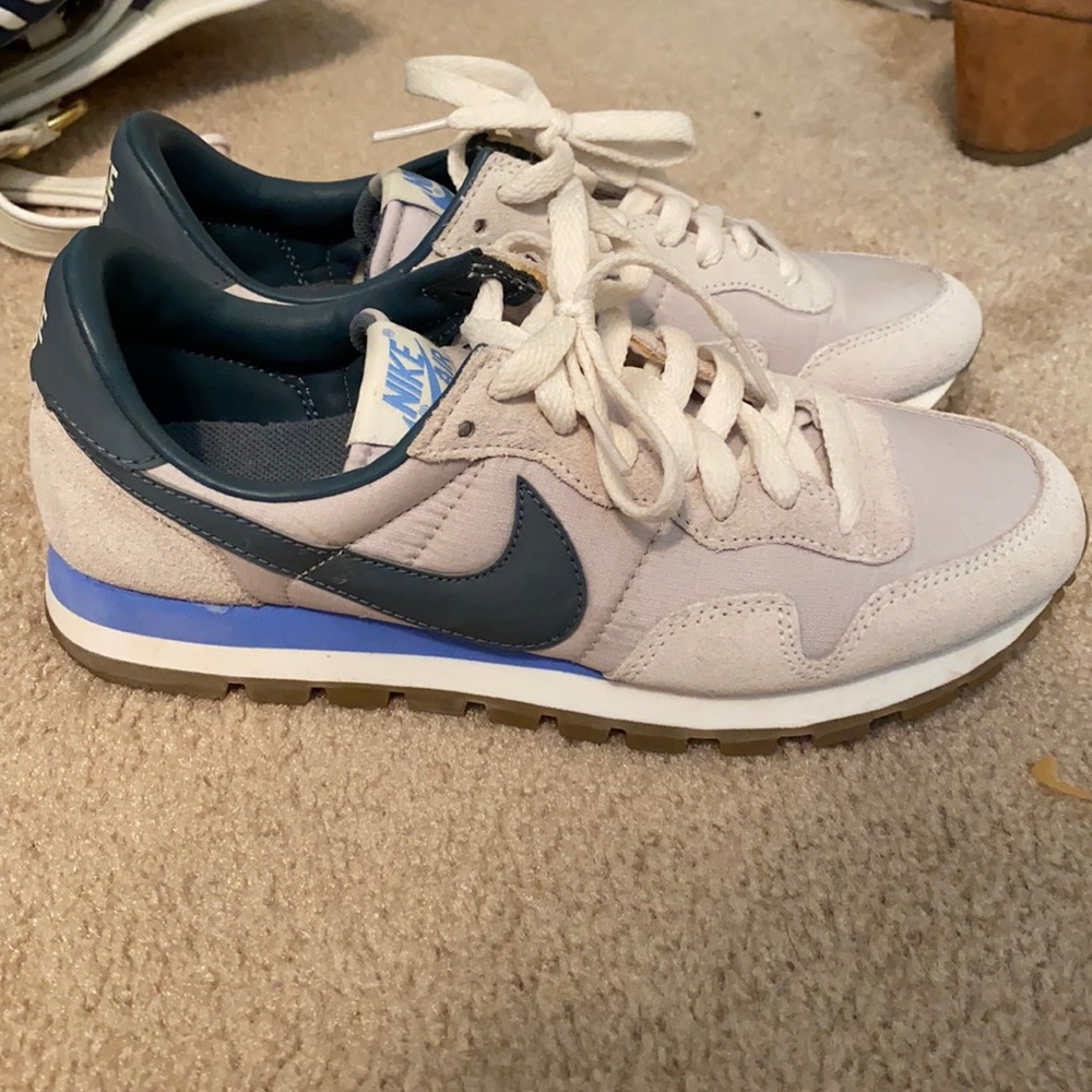 Nike Tennis Shoes